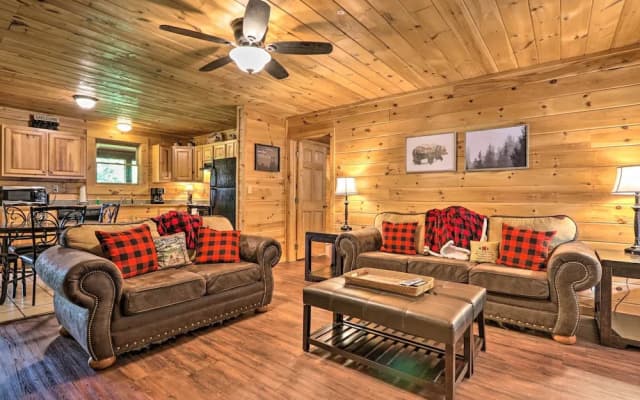 Cabin w/ Deck + Fireplace < 3 Mi to Dollywood!