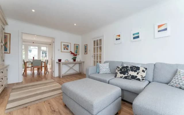 Host Stay Martlet House