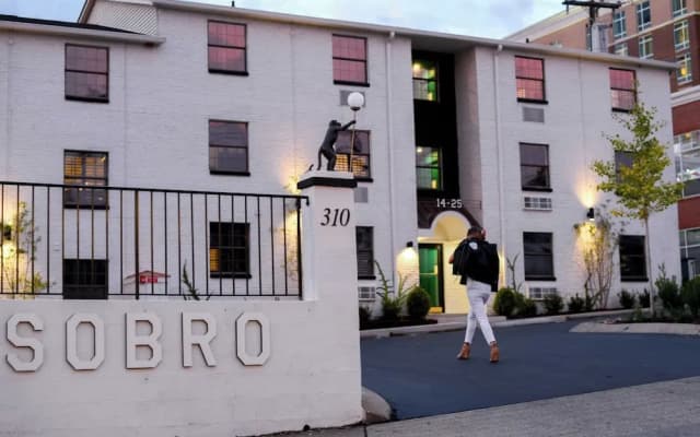 Sleeps 8 4 Sobro Suites w/ Kitchens & Art, Walk to Broadway by Avantstay