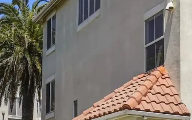 Beautiful Spacious 4BR in Silver Terrace