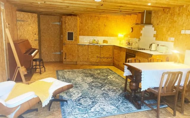 Zen Garden Cottage - Sleeps 2 - Patio & Parking
