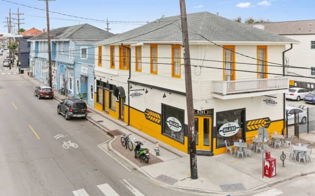 Freret Apartments near Street Car & Tulane