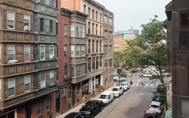 19 Battery St
