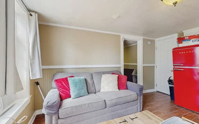 1BR Cozy Dog-friendly Home w/ Kitchenette & Patio