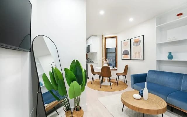 48 Midtown West Apt