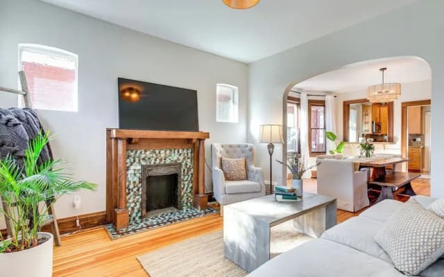 4 Mi to Downtown Denver: Washington Park Hideaway!