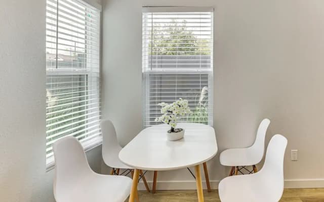 Great for Travel Nurses: 2BR East Dallas Townhome!