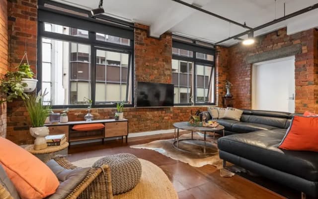 StayCentral - Heritage Warehouse Retreat